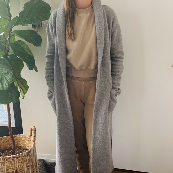 Aritzia Wool coat - Picture 3 of 5